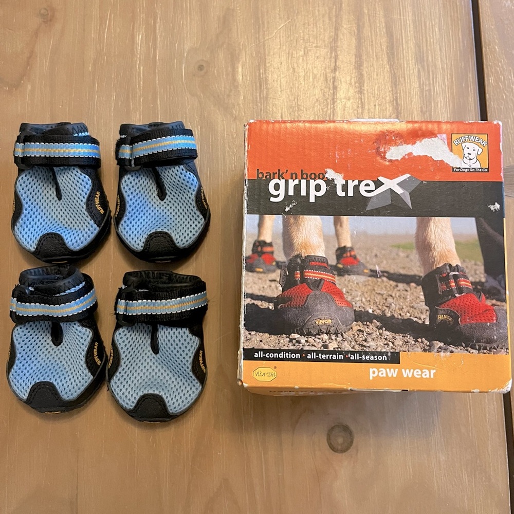 Ruffwear Dog Boots Grip Trex Size Small NIB